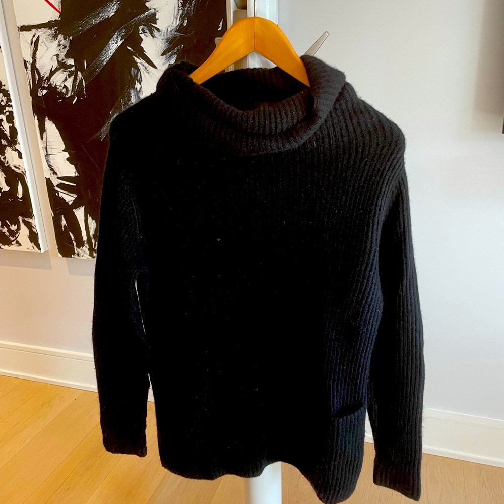 Vince black 100% cashmere sweater in great condition